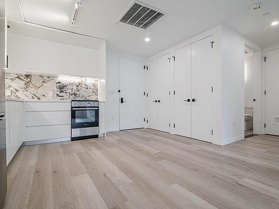 3rd image of 957 Atlantic Ave #904