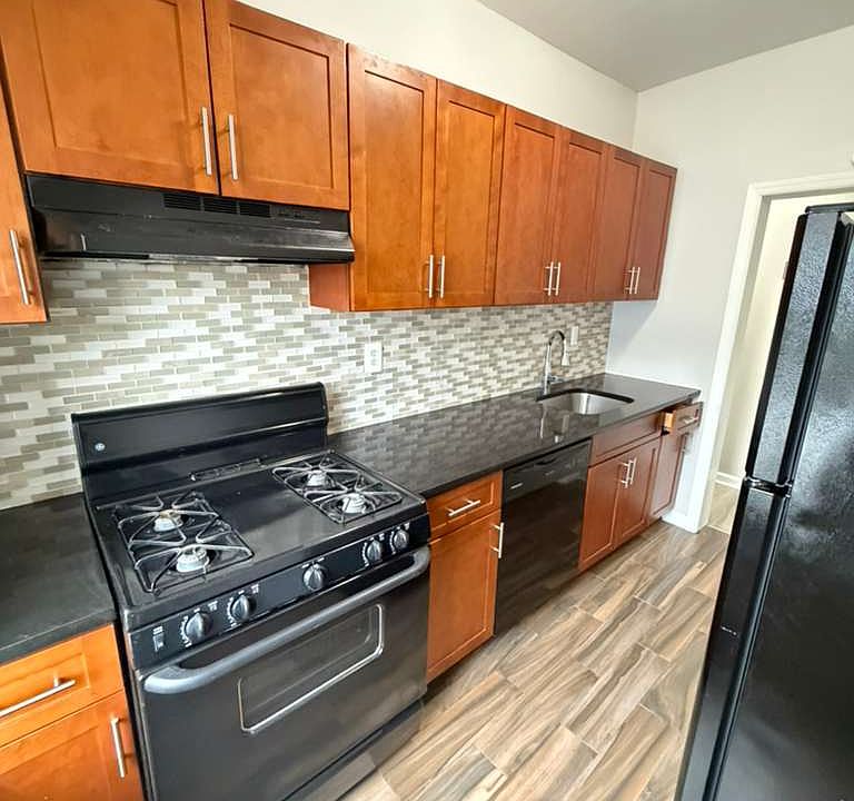 1st image of 8 Garrison Ave #23