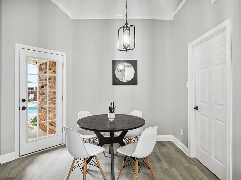 2401 Scarlet Oak Dr — Photo 17