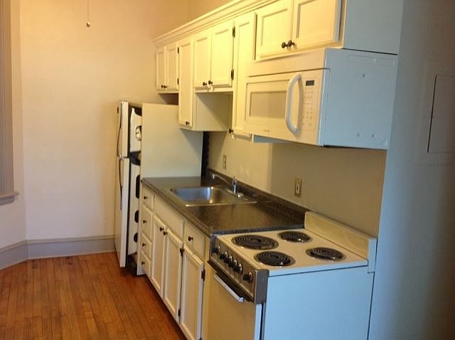 2nd image of 247 N Duke St APT 3