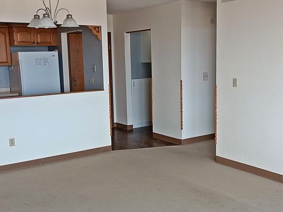 3rd image of 1425 W 28th St APT 618