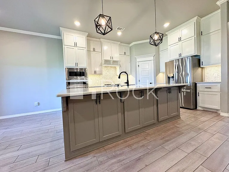 19113 Grove Pkwy — Photo 8