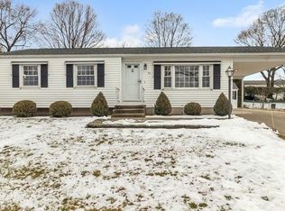 82 Knollwood Cir, Holyoke, MA 01040
