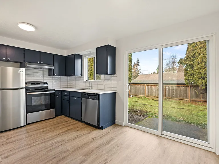 5427 NE Killingsworth St — Photo 8
