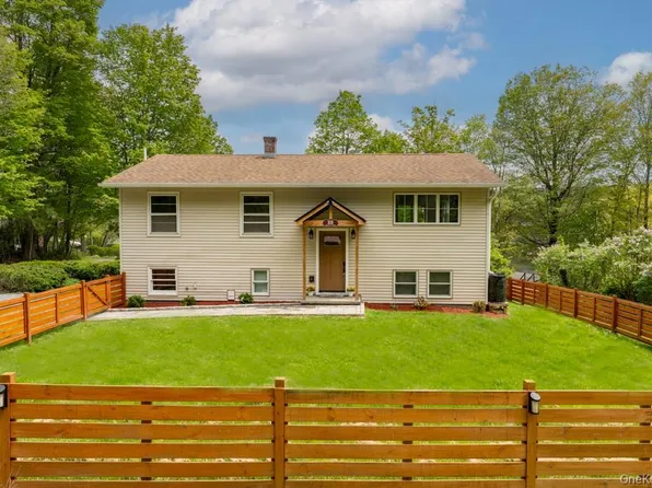 23 Lakeview Drive, Holmes, NY 12531