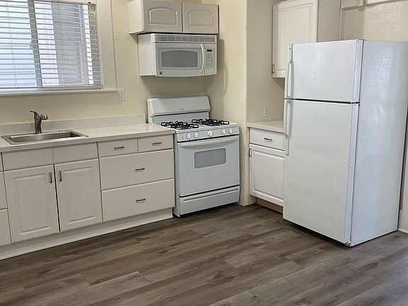 4th image of 432 Lakehouse Ave Unit 1