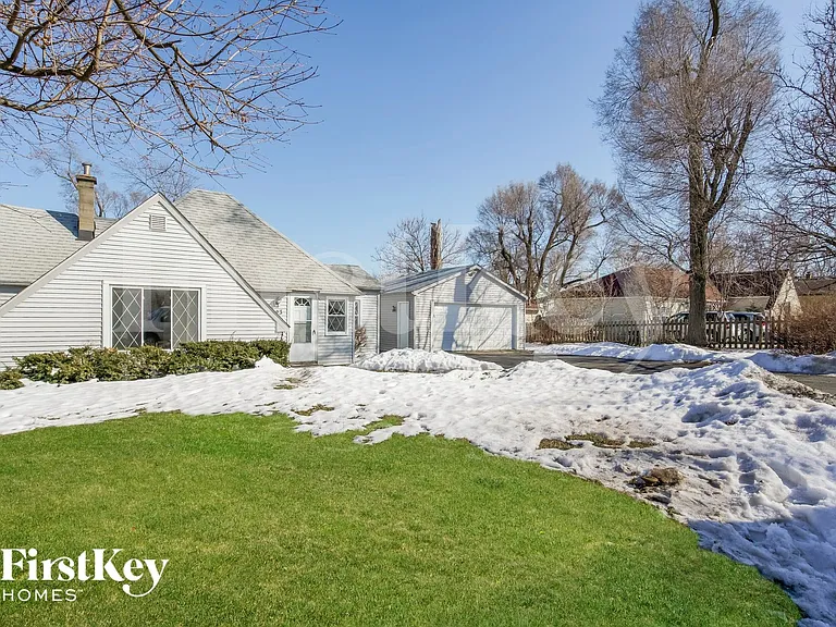 123 Fairlawn Dr — Photo 2