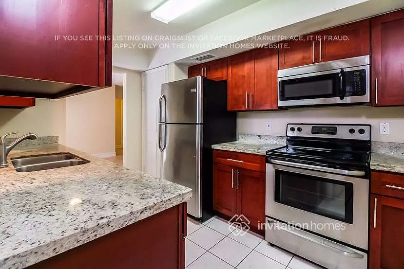 7010 SW 24th St Miramar, FL 33023 — Photo 4
