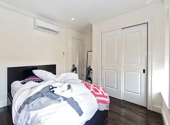 Rented by Voro New York | media 29