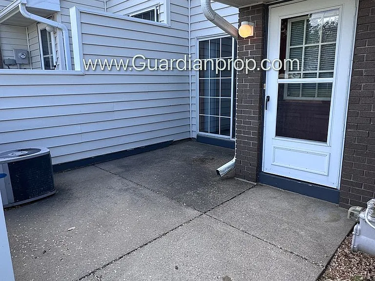 12802 Echo Ln — Photo 18