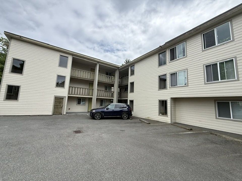 1st image of 301 26th Ave S #4