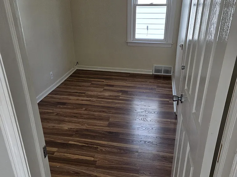 8734 Cadillac Ave — Photo 8