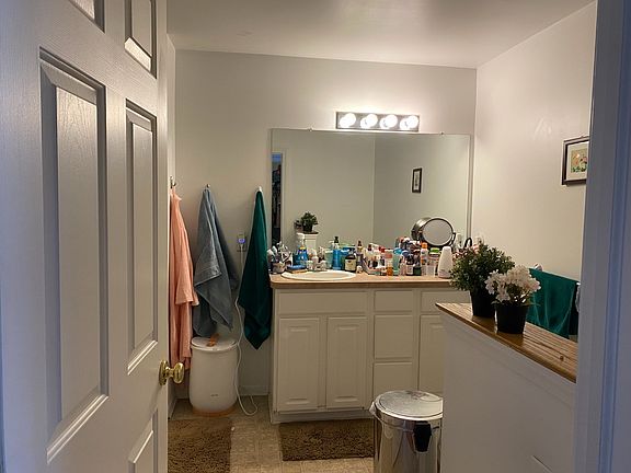 5th image of 1165 Freesia Ct