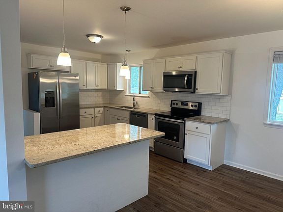 4th image of 6 Travertine Way