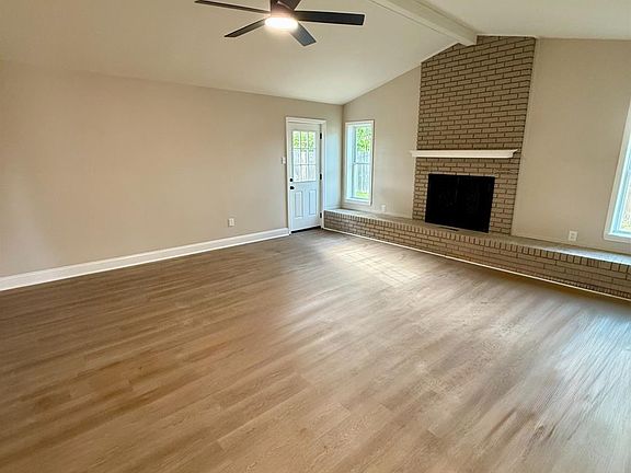 2nd image of 302 Clement Rd