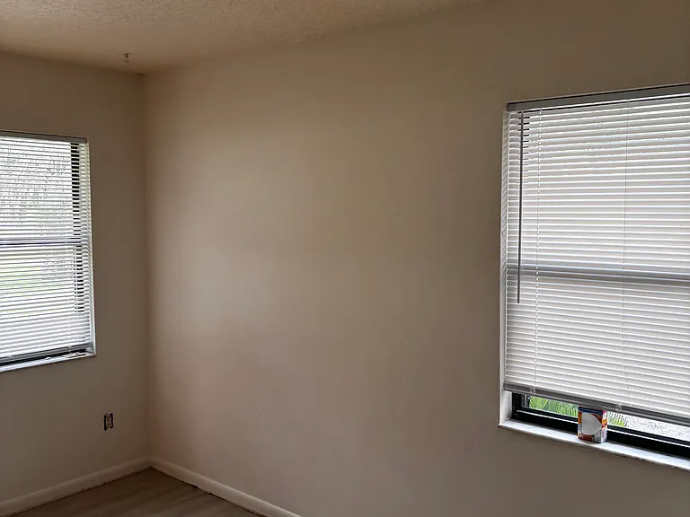 5300 NE 14th Ave #1 — Photo 2