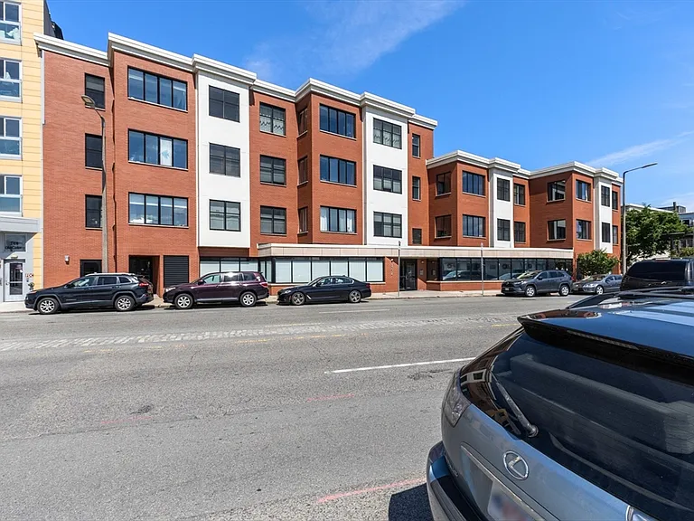 152 Old Colony Ave #10 — Photo 35