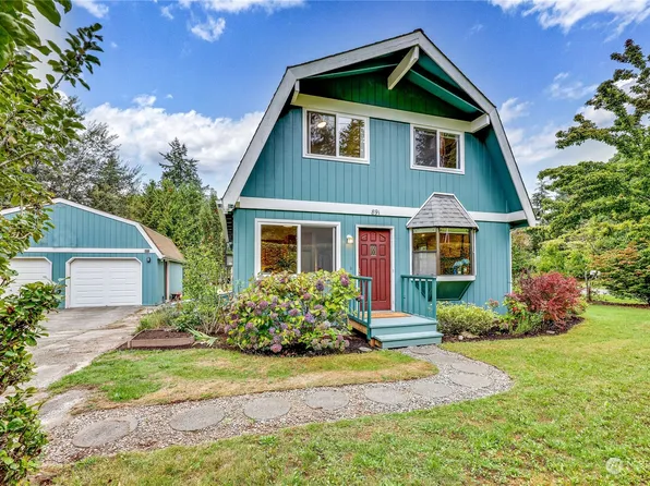891 Park Avenue NE, Bainbridge Island, WA 98110