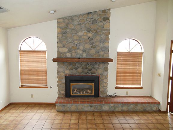 5th image of 3747 W Damsen Ave