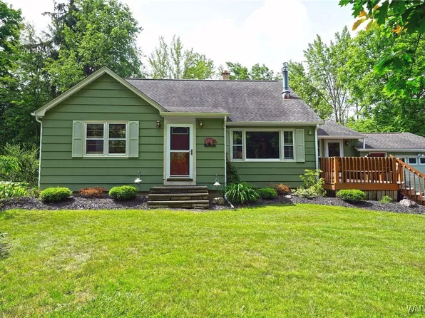 2780 Hall Rd, Lancaster, NY 14086