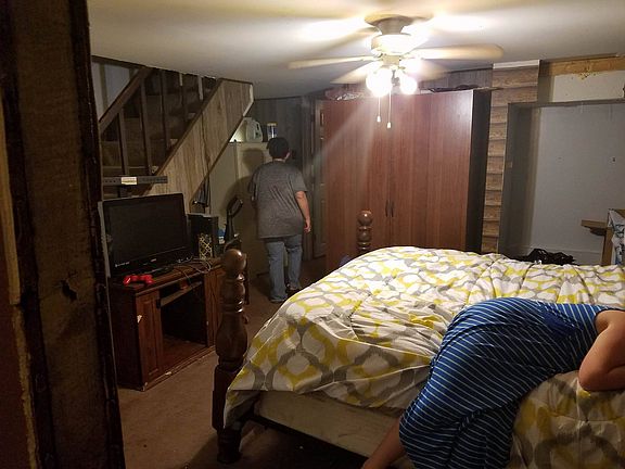 4th image of 3460 Trumbull St