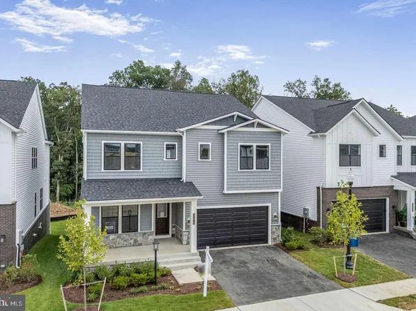 42018 Night Nurse Cir, Ashburn, VA 20148