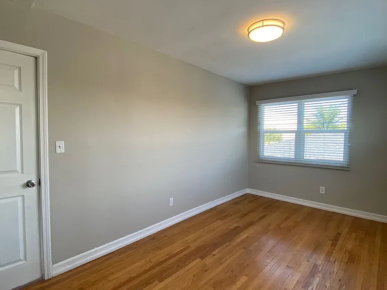 4154-4158 Estrella Ave — Photo 7