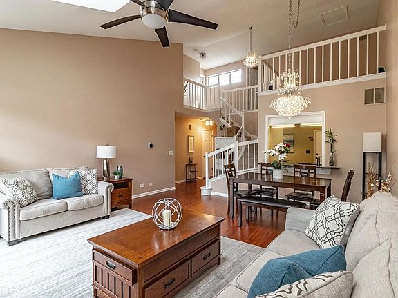 4th image of 230 Woodstone Cir