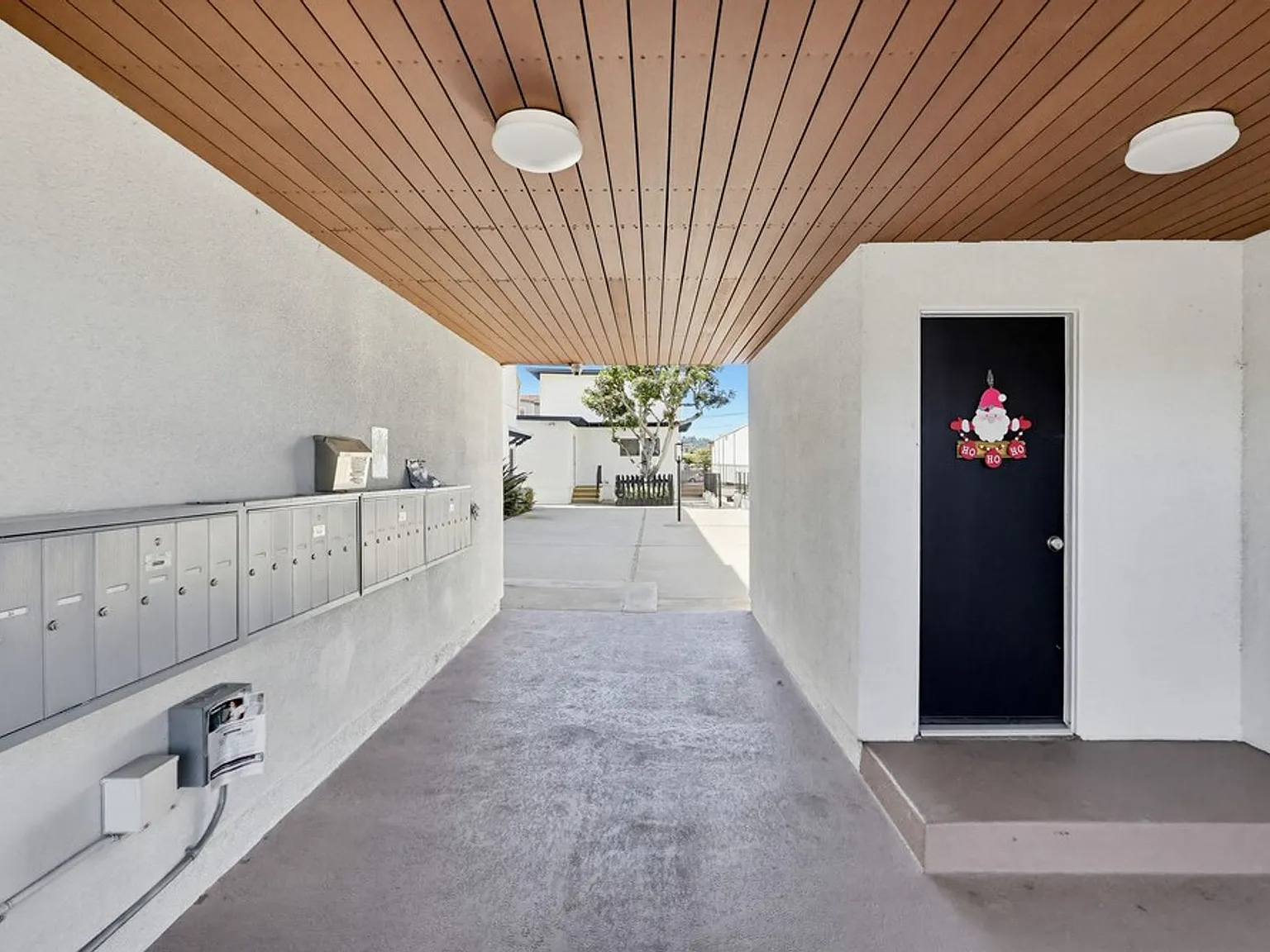 25829 Viana — Photo 4