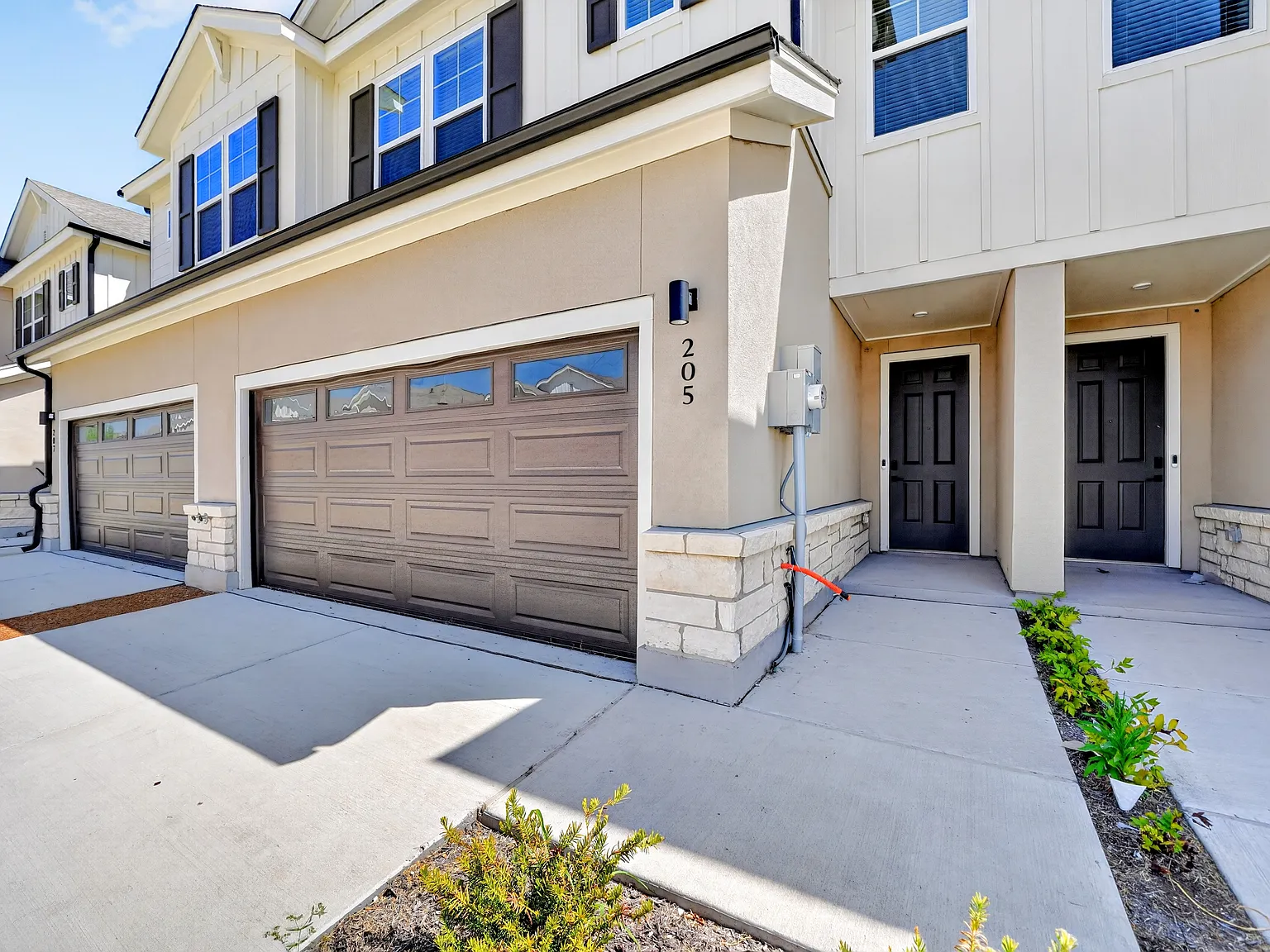 3 bed, 2.5 bath, 1798 sqft, $2,765 — Photo 2