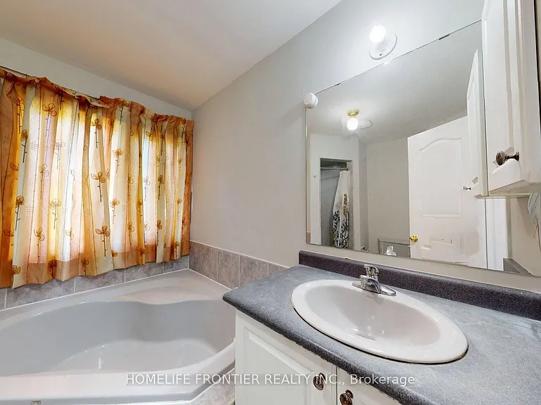25 Rocky Point Cres — Photo 13
