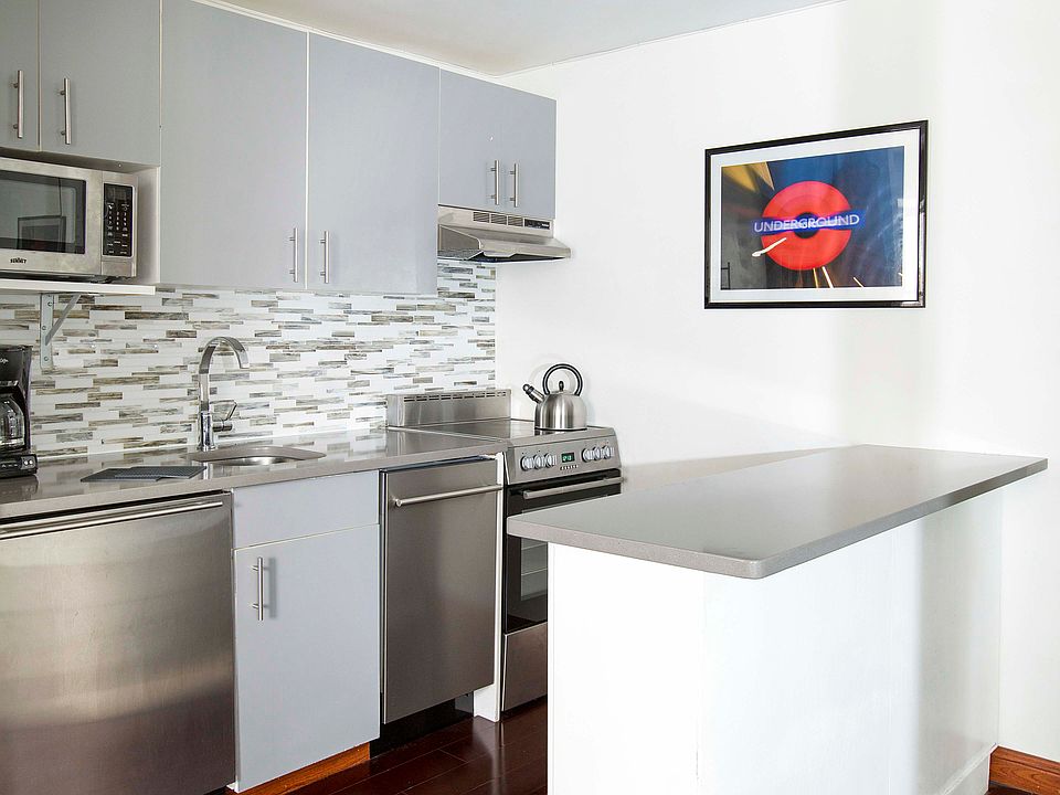 2nd image of 150 W 51st St #11