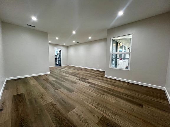 4th image of 20 Bay Shore Ave APT 6