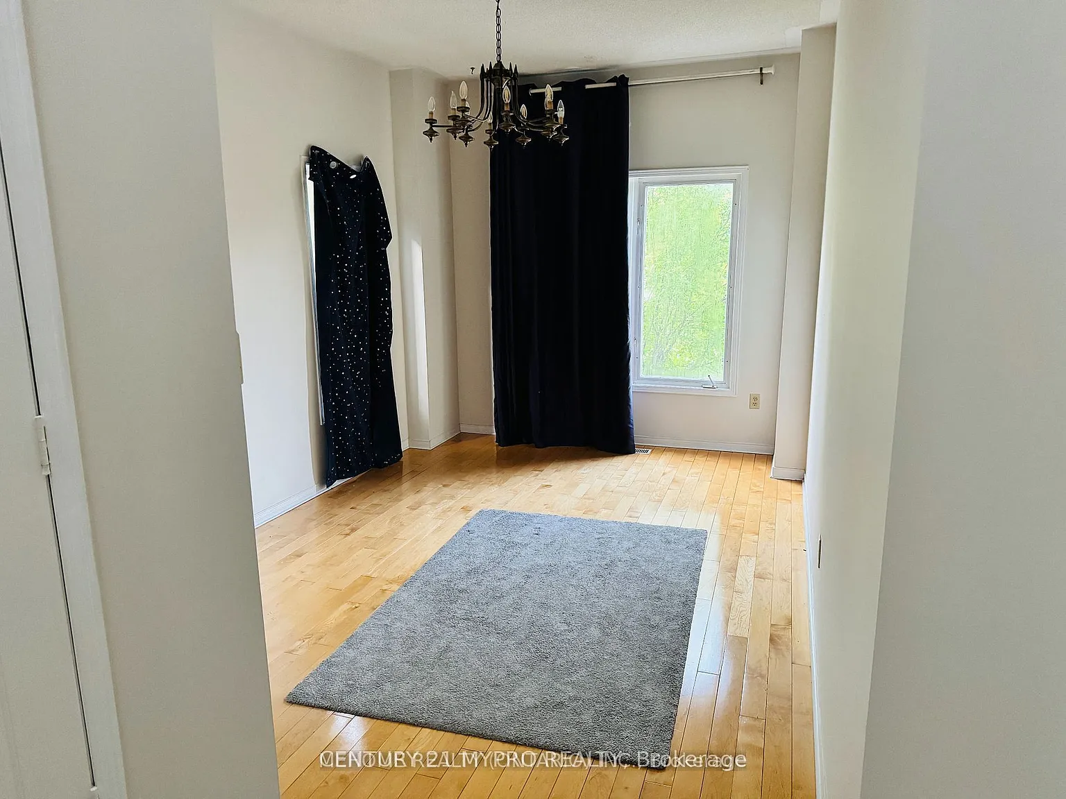 5 bed, $3,900 — Photo 2