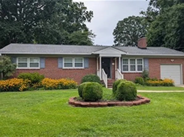 34 Carolyn Dr, Newport News, VA 23606