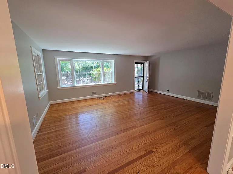 3428 Wade Ave — Photo 14