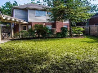 8119 Brighton Place Ct, Houston, TX 77095