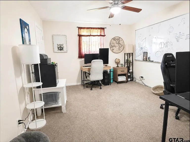 22733 Creekwood Dr — Photo 3