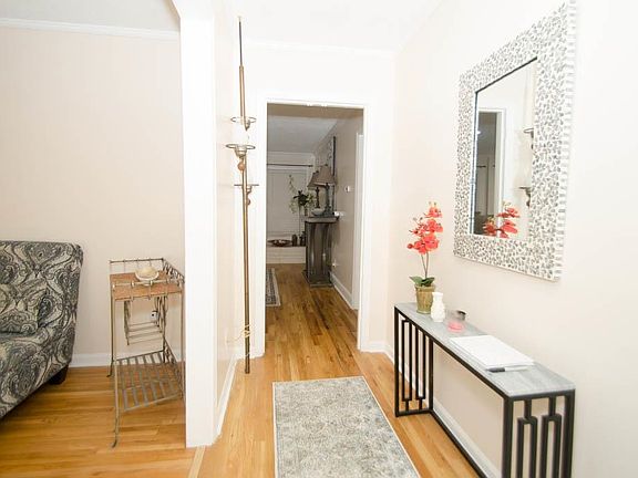 3rd image of 6290 Macon Rd