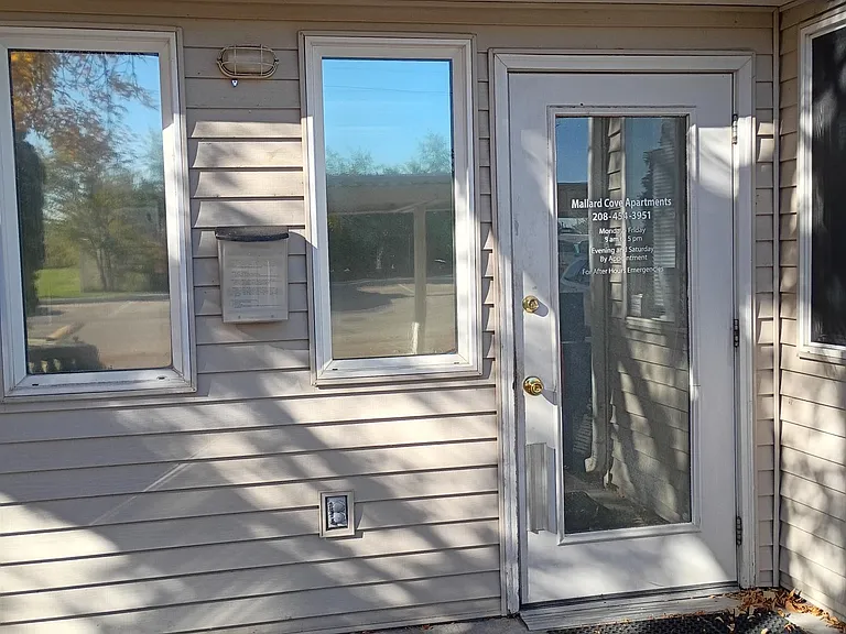 Mallard Cove Apartments — Photo 8