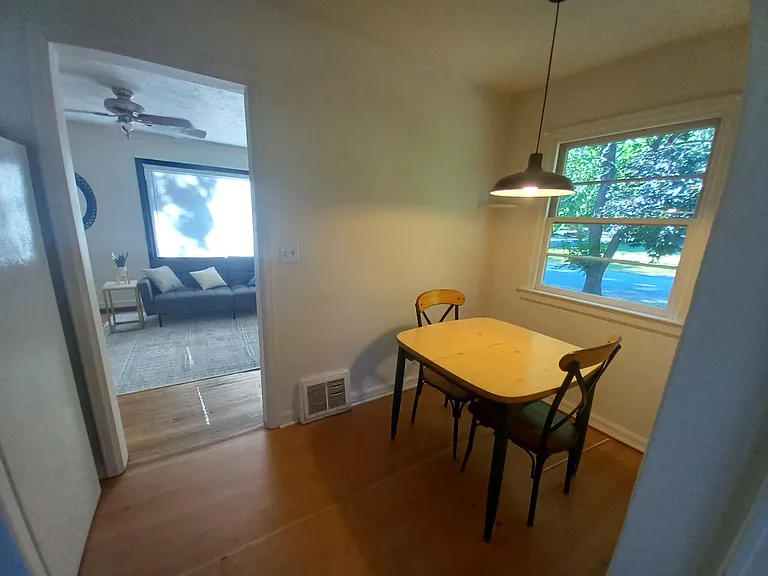 1431 S Manitou Ave — Photo 6