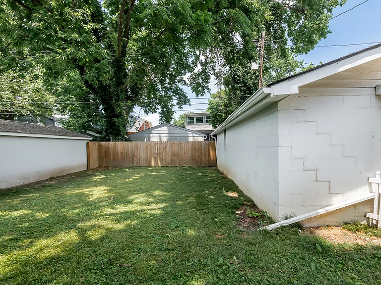 2223 Strathmoor Blvd #FURNISHED — Photo 47