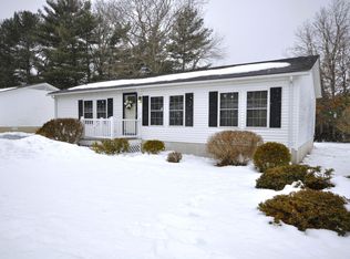 5 Country Dr, Bridgewater, MA 02324