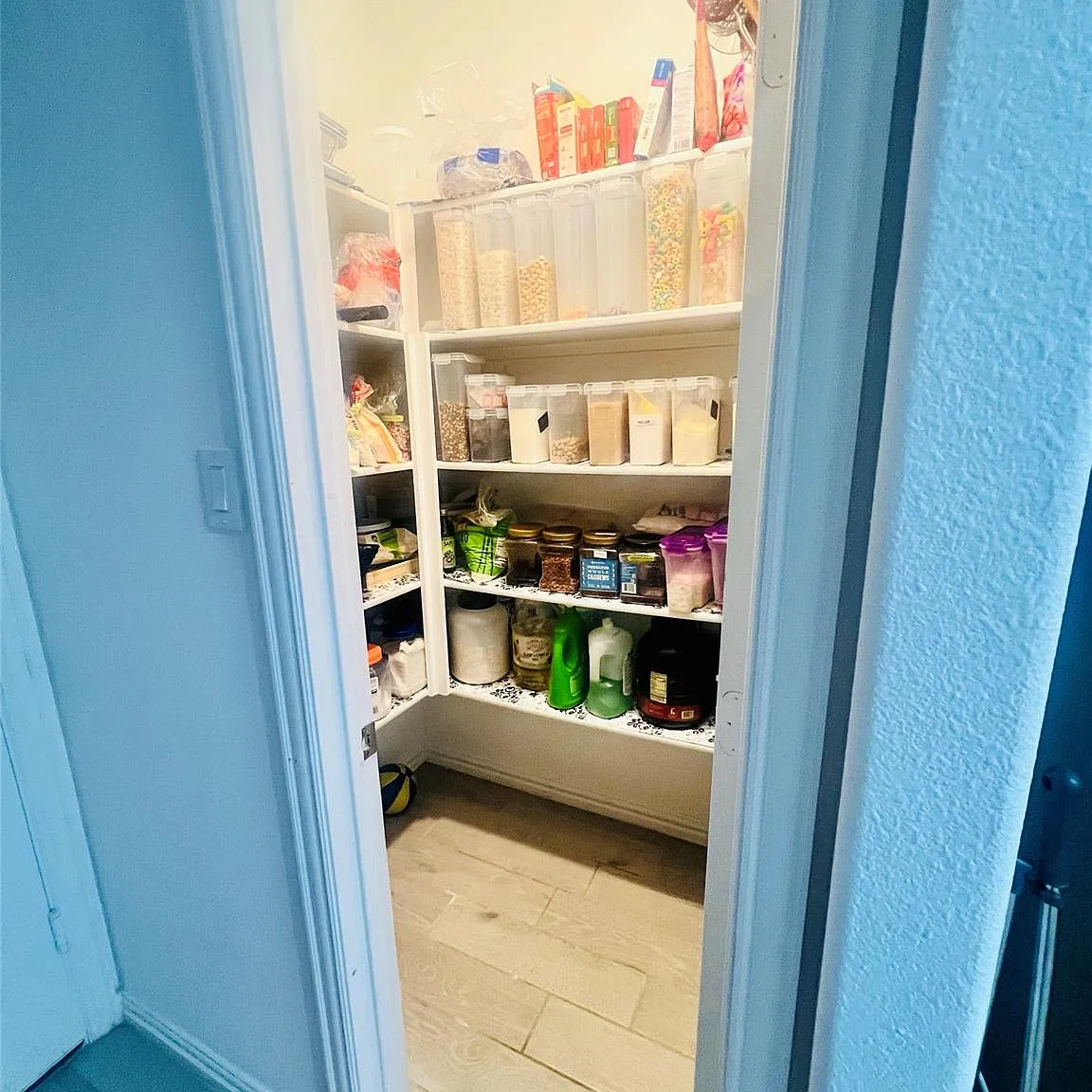 5 bed, 2805 sqft, $3,000 — Photo 4