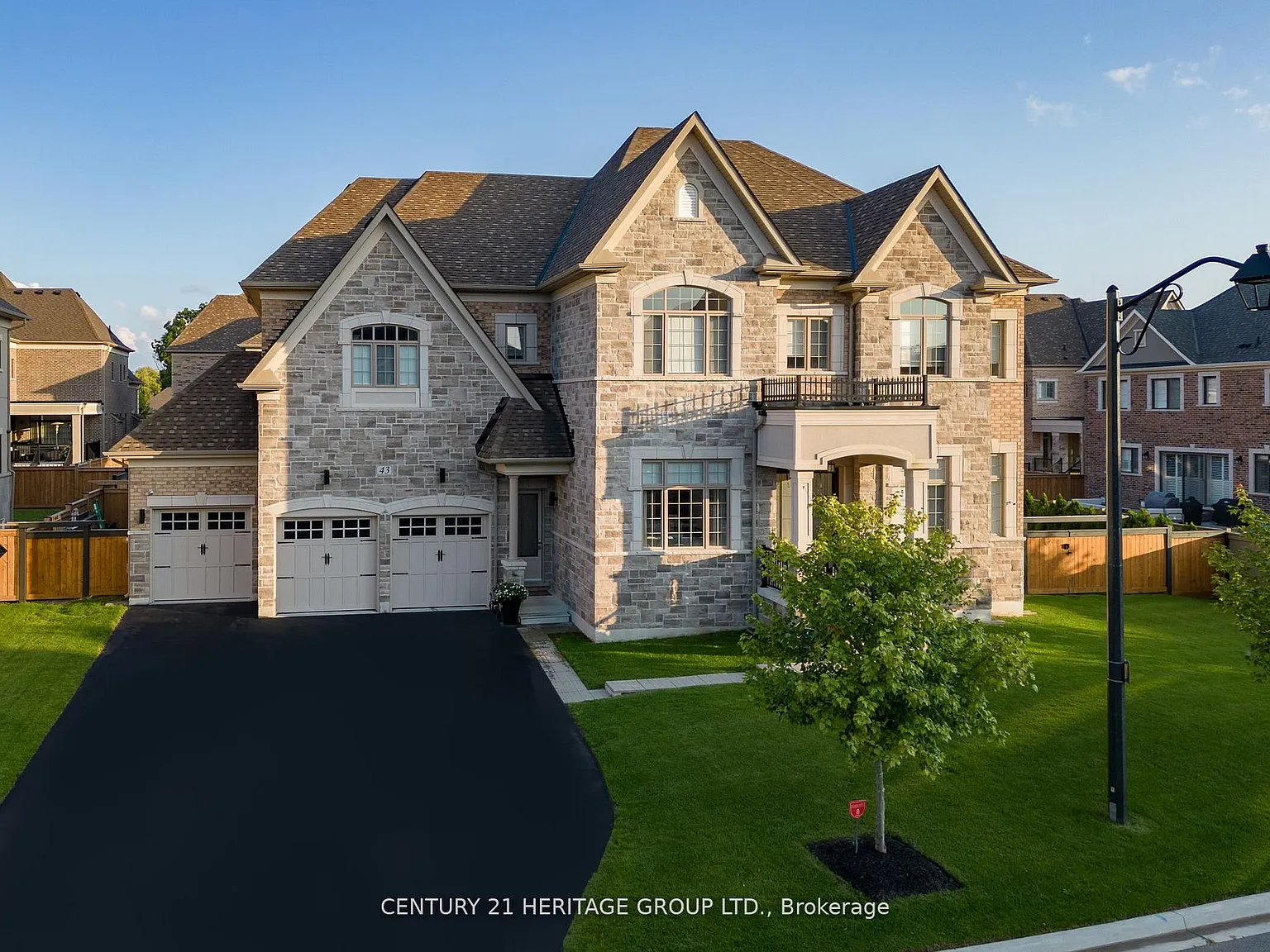 43 Sir Henry Ct photo 1
