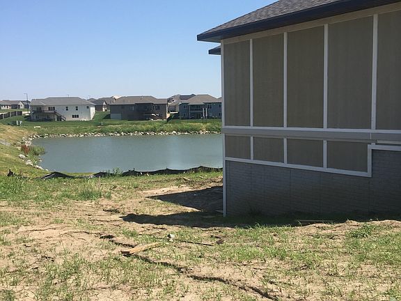 5th image of 9800 Waterview Dr