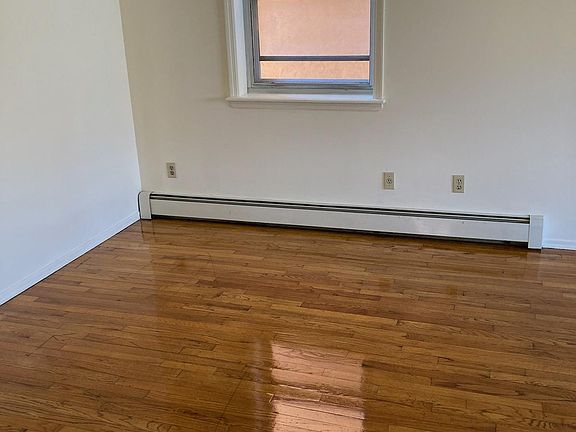 3rd image of 1630 Bayview Ave Floor 1
