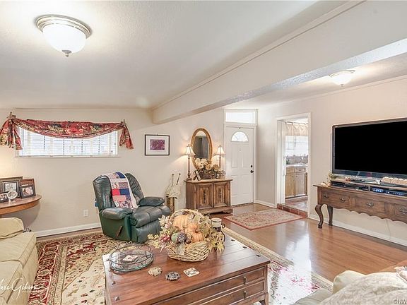 5th image of 2411 Arlington Pl