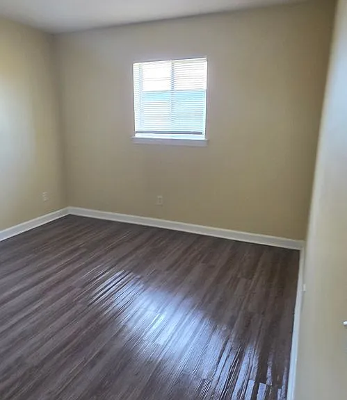 215-217 Ingram Rd — Photo 5
