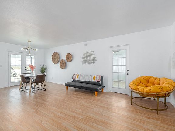 3rd image of 73544 Didsbury Dr